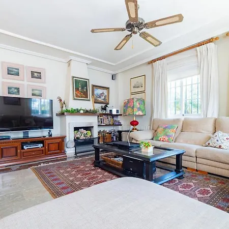 Hotel Refugio Marbelli En Calle 18a: Cerca Del Golf Y La Playa Marbella